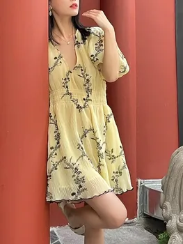 Жена плиссированное мини-рокля с V-образно деколте и буйни ръкав, тънка талия, дамски къси халати за баня с флорални принтом за пролет-лято 2023